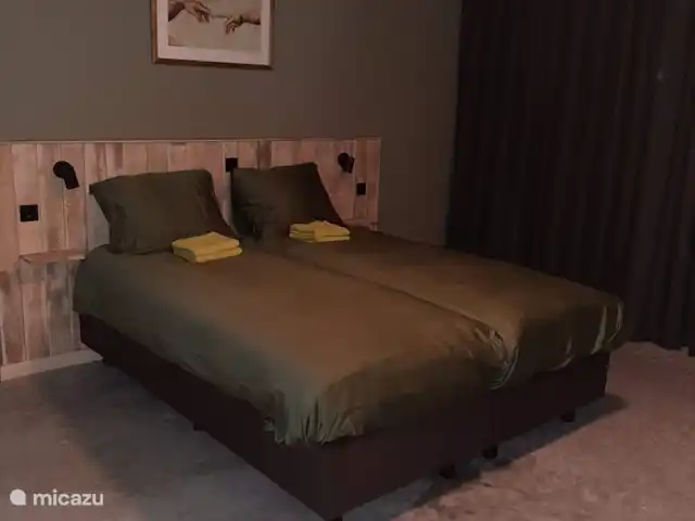 Boekels Buiten en Países Bajos, Barbante Septentrional, Boekel - casa vacacional Dormitorio para 2 personas en planta baja lado sur con ventanas con persianas plisadas y cortinas opacas