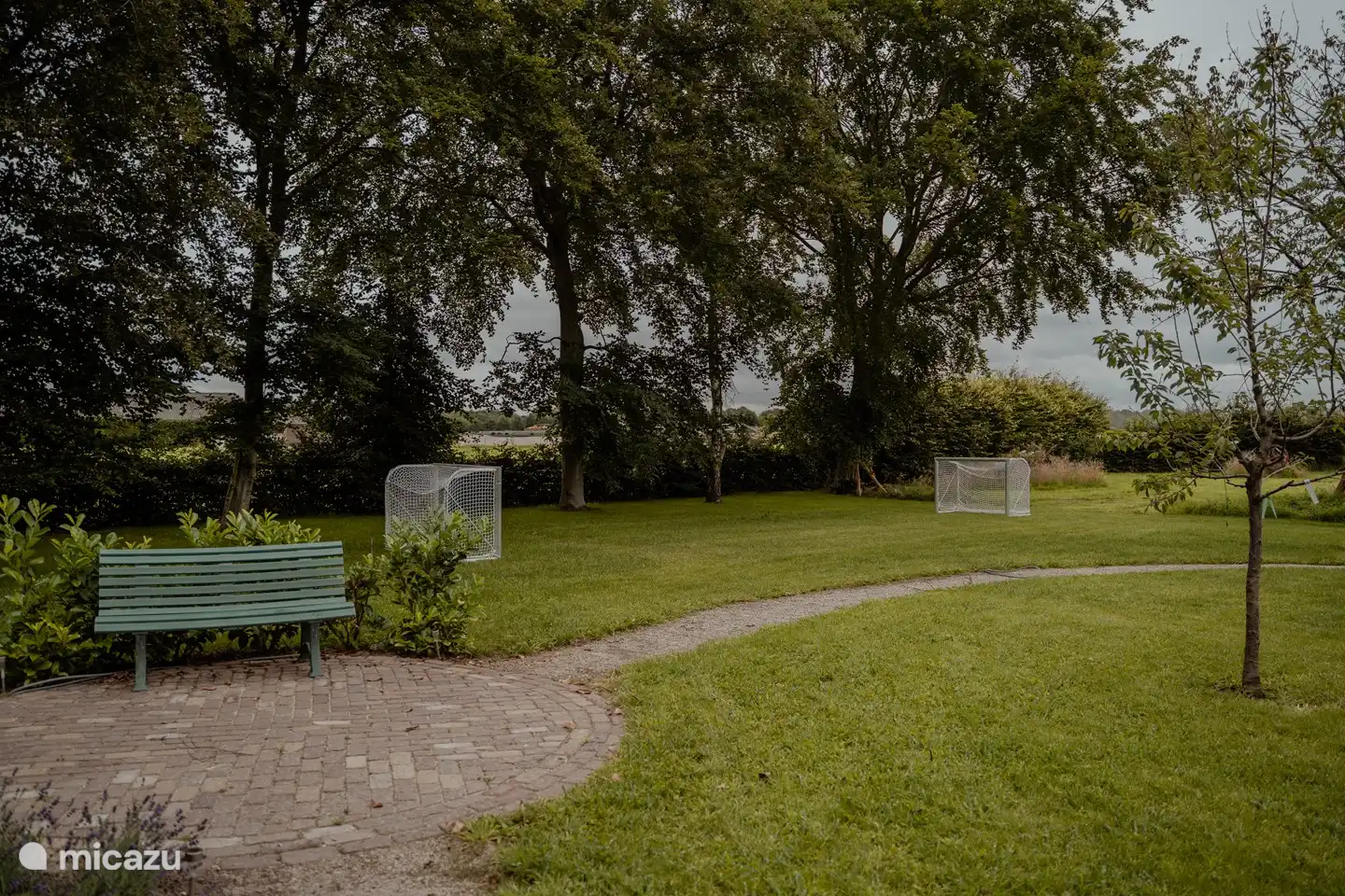 Fußballplatz, um sich zu amüsieren; Fühlen Sie sich wieder wie ein Profi!