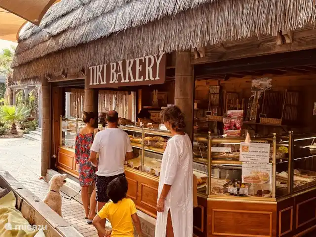 Mobil Home Kon Tiki St Tropez | France, Côte d'Azur, Saint-Tropez - mobil-home Boulangerie Kon Tiki