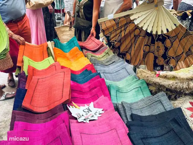 Mobil Home Kon Tiki St Tropez | France, Côte d'Azur, Saint-Tropez - mobil-home Marché Place des Lices Saint Tropez