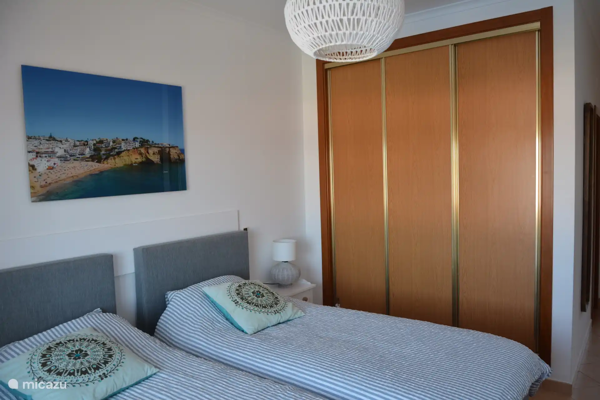 ook tweede slaapkamer heeft ruime opberg mogelijkheden