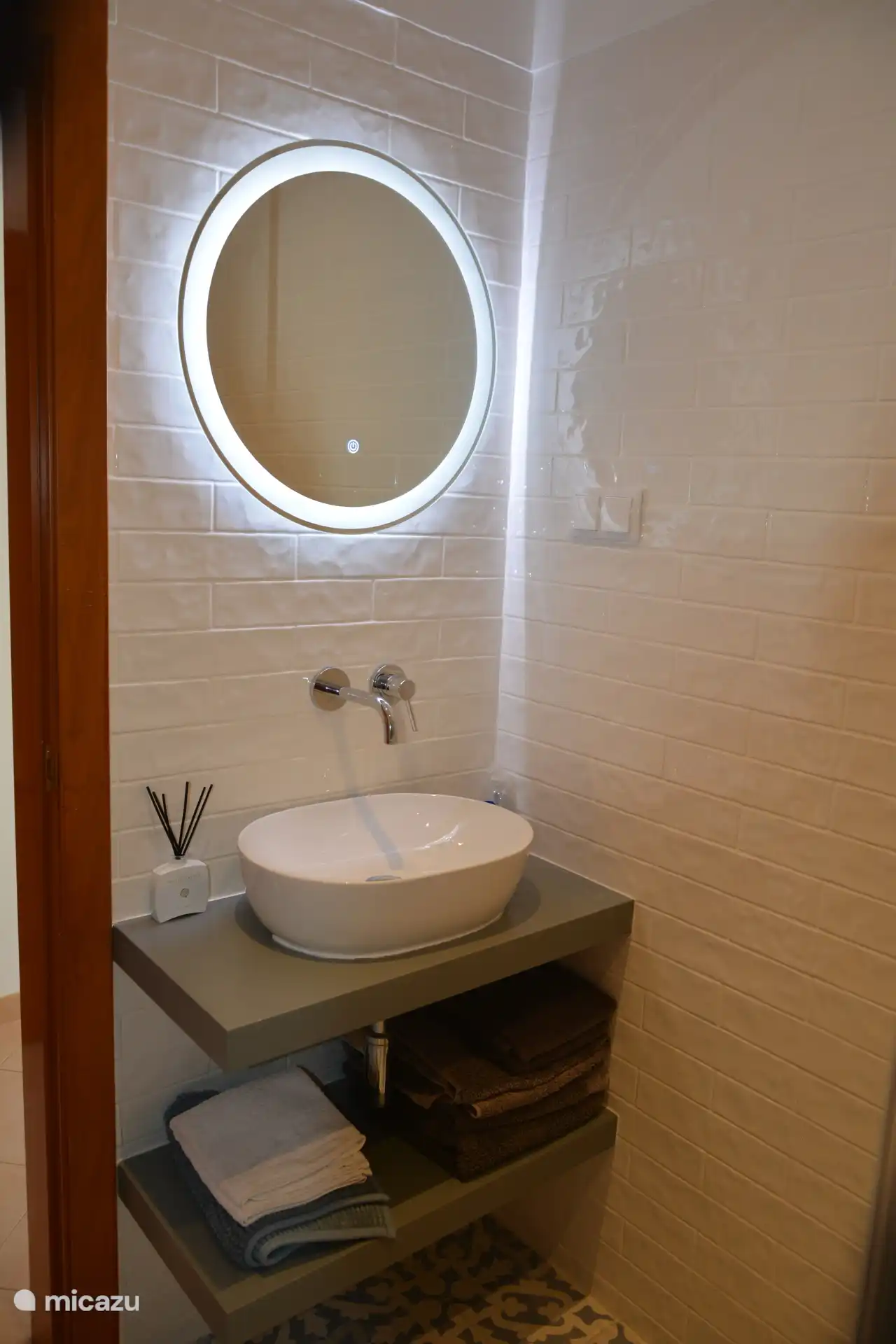 luxe eigen wasgelegenheid in tweede slaapkamer