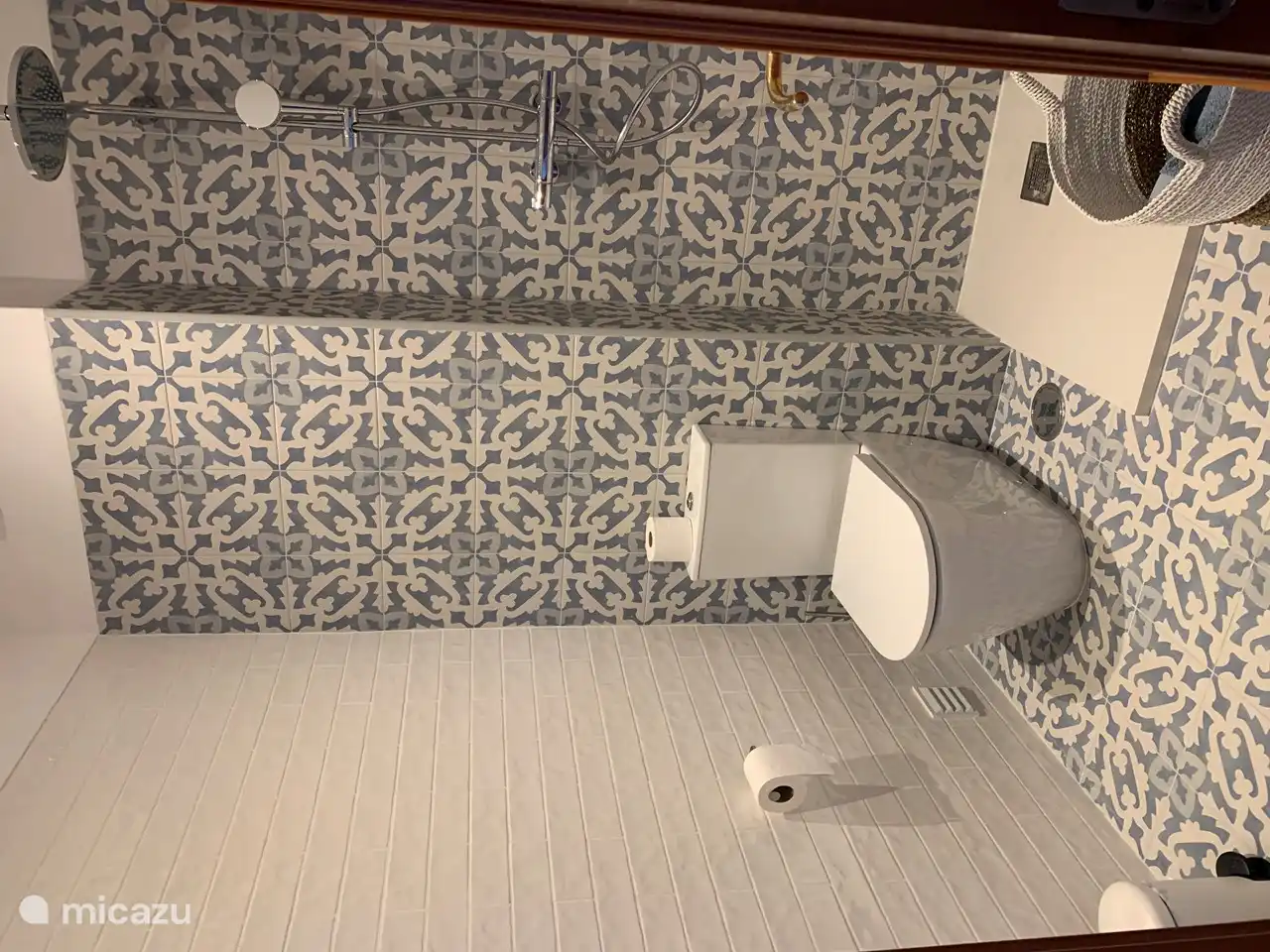 in 2023 gemoderniseerd en restyled toilet en badkamers