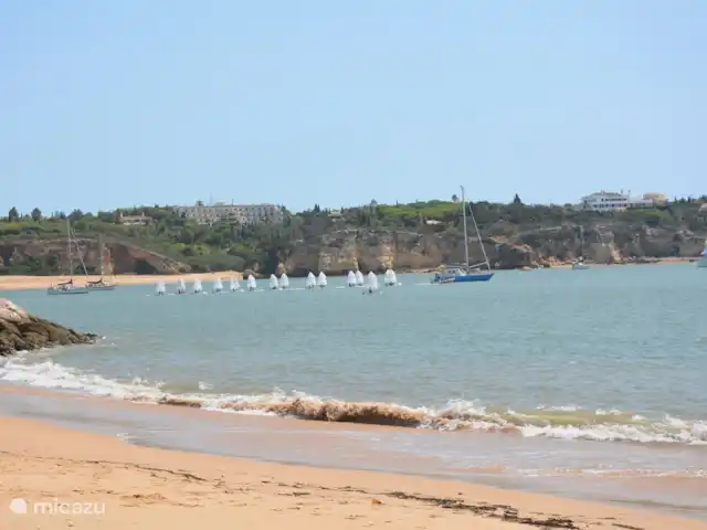 Casa Peixe Dourado en Portugal, Algarve, Carvoeiro - casa vacacional Navegación deportiva frente a la costa de Ferragudo