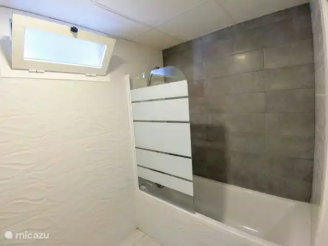 Ensoleillé et avec vue sur la mer | Espagne, Costa Blanca, Alicante - appartement salle de bain 1