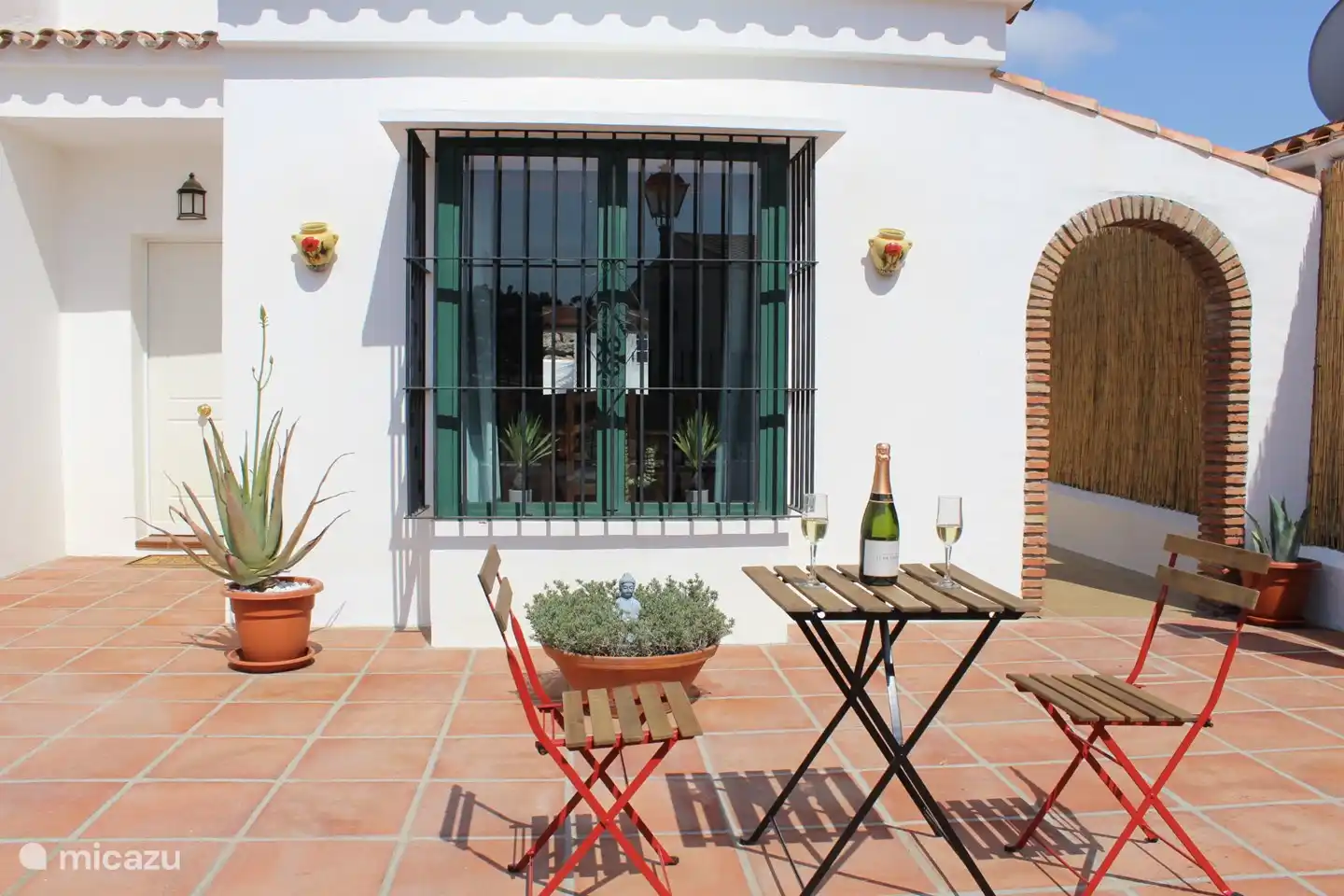 another separate corner to relax in the evening sun