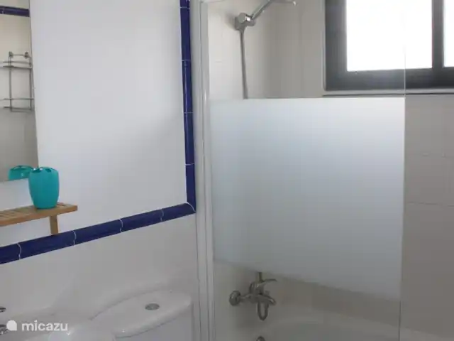 Villa Amigos del Sol -Super vues | Espagne, Andalousie, Alcaucin - villa Salle de bain au premier étage avec bain/douche et toilette