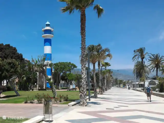 Villa Amigos del Sol -Super vues | Espagne, Andalousie, Alcaucin - villa Torre del Mar avec un large boulevard et une longue plage avec des clubs de plage sympas