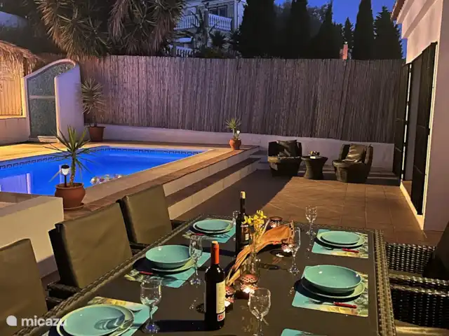 Villa Amigos del Sol -Super vues | Espagne, Andalousie, Alcaucin - villa Dîner à la piscine privée avec éclairage LED