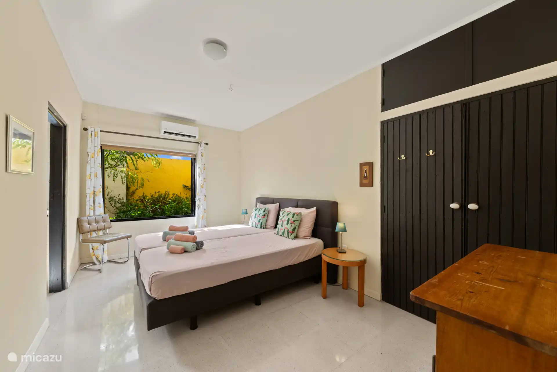 Drittes Schlafzimmer. Alle Schlafzimmer verfügen über eine Klimaanlage.