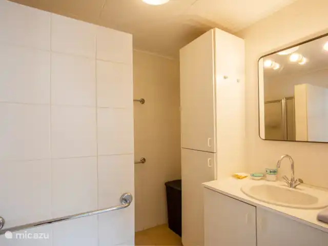 Villa Bord de mer | Curaçao, Curaçao-Centre, Sint Michiel - villa Salle de bain commune pour la chambre principale et la chambre côté mer.