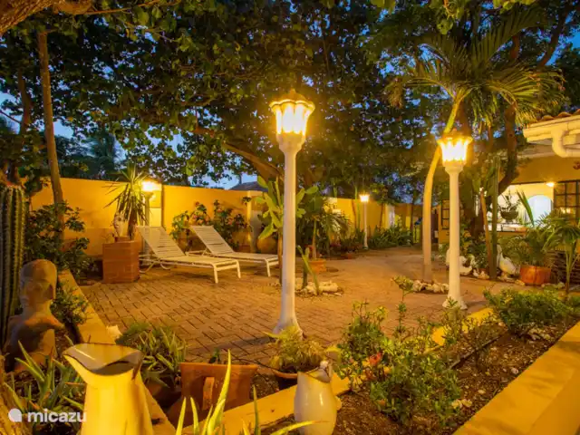 Villa Bord de mer | Curaçao, Curaçao-Centre, Sint Michiel - villa Terrasse le soir.