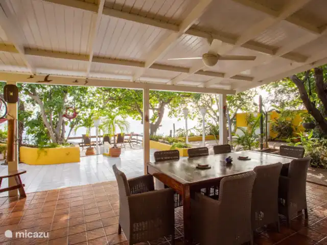 Villa Bord de mer | Curaçao, Curaçao-Centre, Sint Michiel - villa Salle à manger extérieure spacieuse comme il se doit à Curaçao.