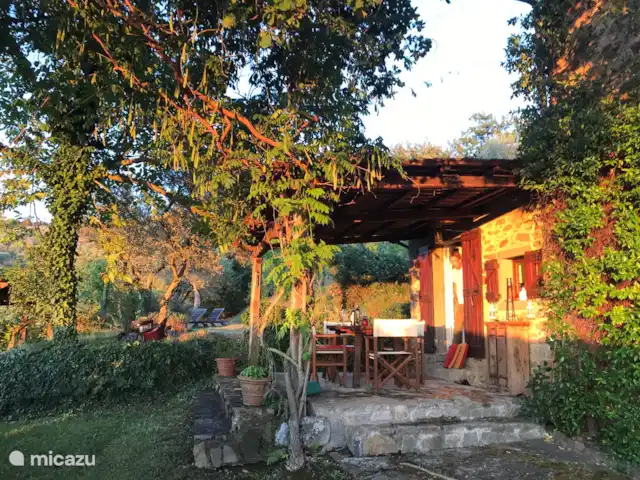 Casa del Castagno huren in Italië, Toscane, Cortona - villa Een heerlijk ontbijt terras bij de keuken