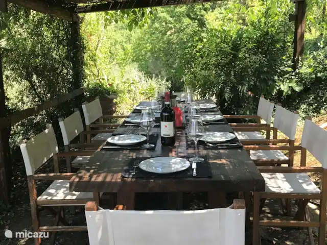Casa del Castagno huren in Italië, Toscane, Cortona - villa En een gazebo met ruime eettafel en barbecue