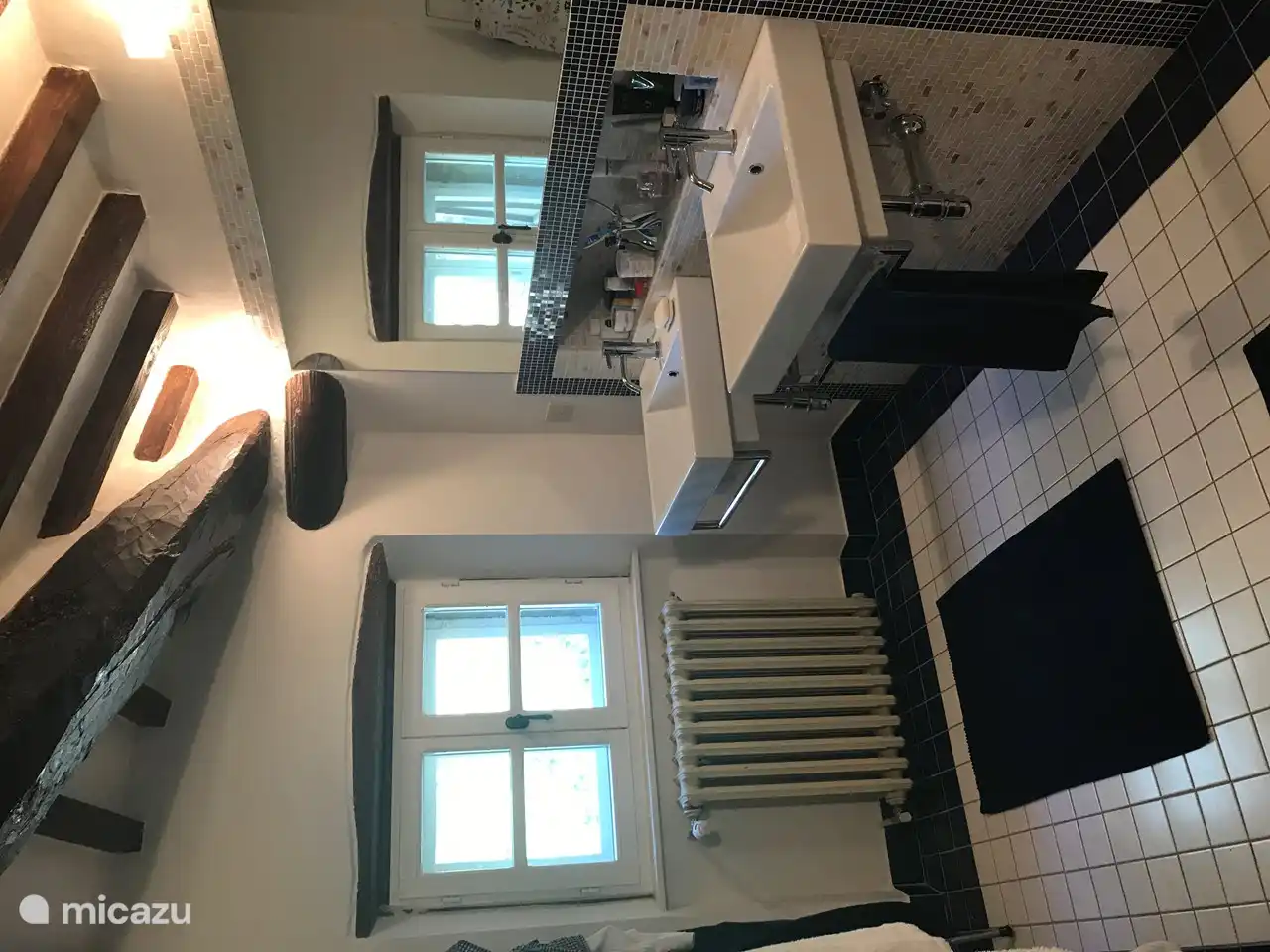 Badkamer bij de hoofdslaapkamer