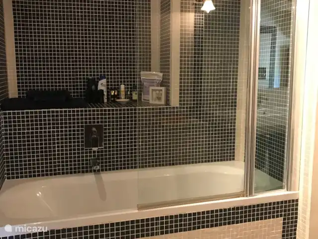 Casa del Castagno huren in Italië, Toscane, Cortona - villa Badkamer met bad