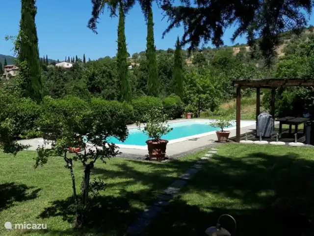 Casa del Castagno huren in Italië, Toscane, Cortona - villa Zwembad met gazebo om heerlijk te lunchen of barbecuen