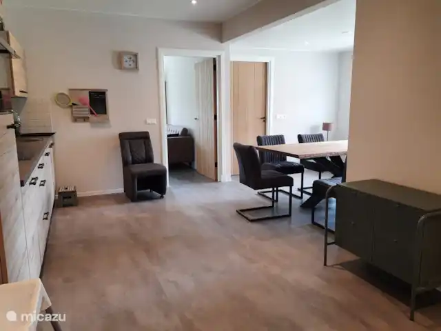 Erve Beertke huren in Nederland, Overijssel, De Lutte - vakantiehuis Vanuit de berging komt u in de landelijke keuken.