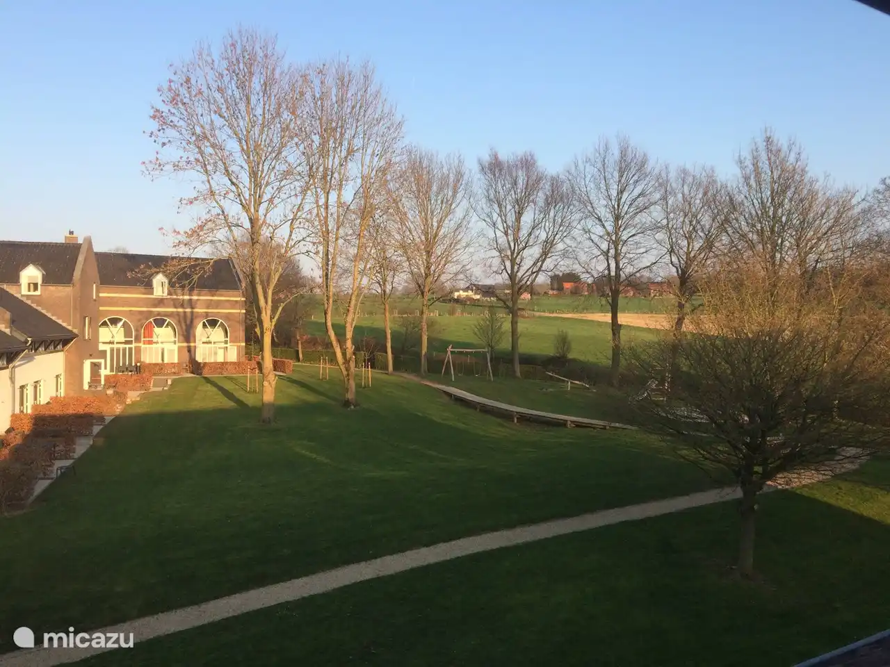 Uitzicht vanuit zolderkamer
