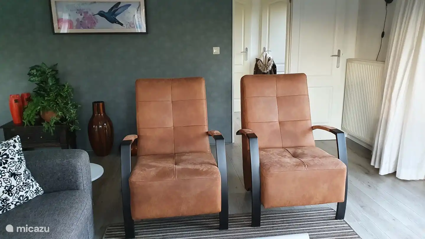 Beaux meubles neufs.