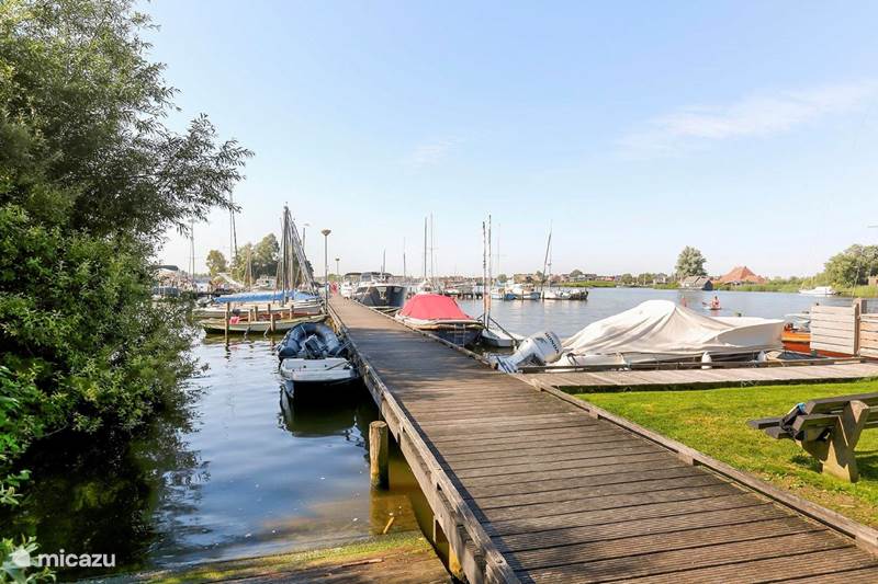Vakantiehuis Nederland, Friesland, Grouw Vakantiehuis Relaxte en zonnige watersportvilla