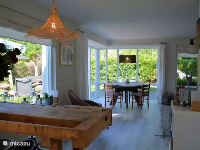 Valhalla junto al mar en Países Bajos, Holanda Meridional, Noordwijk - casa vacacional Salón/comedor