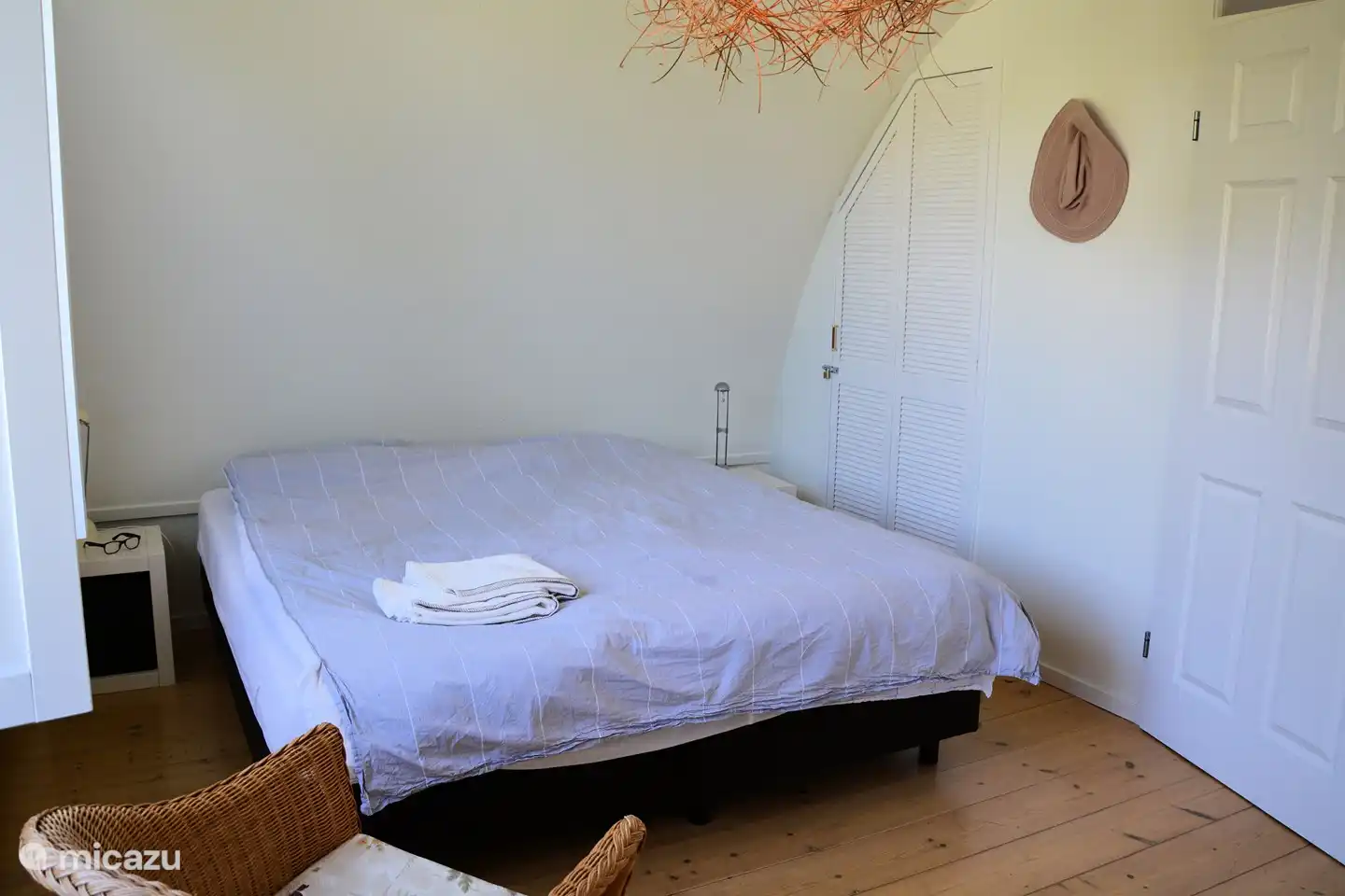 Schlafzimmer mit 2 Betten