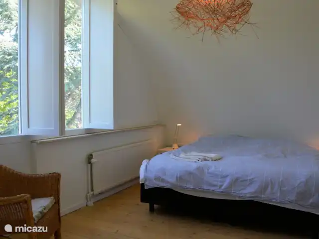 Valhalla junto al mar en Países Bajos, Holanda Meridional, Noordwijk - casa vacacional Dormitorio con 2 camas