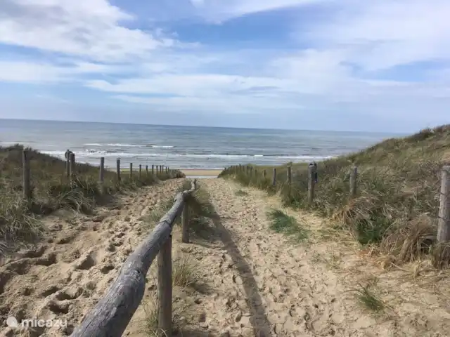 Valhalla junto al mar en Países Bajos, Holanda Meridional, Noordwijk - casa vacacional La entrada a la playa se puede llegar a pie (15 minutos).
