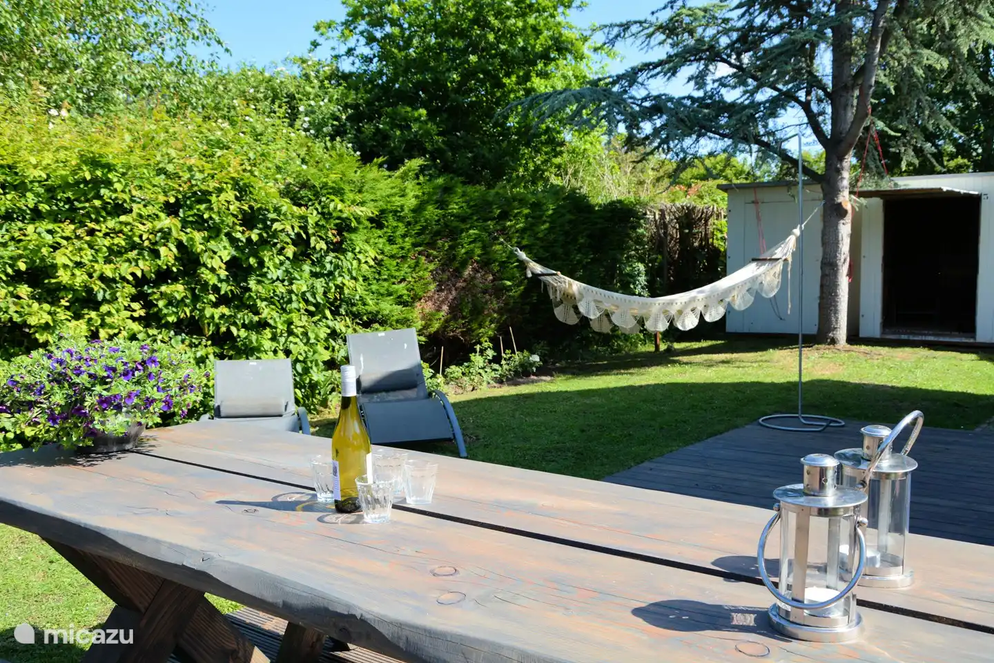 Garten mit Hängematte