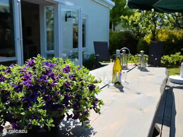 Valhalla junto al mar en Países Bajos, Holanda Meridional, Noordwijk - casa vacacional Terraza con sol todo el día (sombrilla grande disponible)