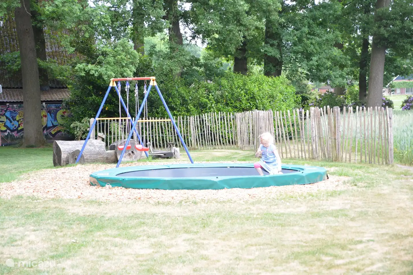 Spielen Sie auf dem Spielplatz