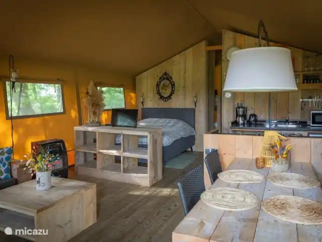 Landrijk de Reesprong - Tienda Safari 1 en Países Bajos, Overijssel, Haaksbergen - camping de lujo / yurta / tienda safari Viviendo en el borde del bosque.