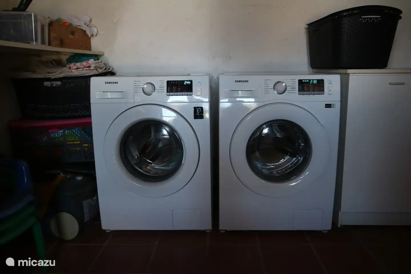 Het washok met de 2 wachmacines (8kg en 9kg)