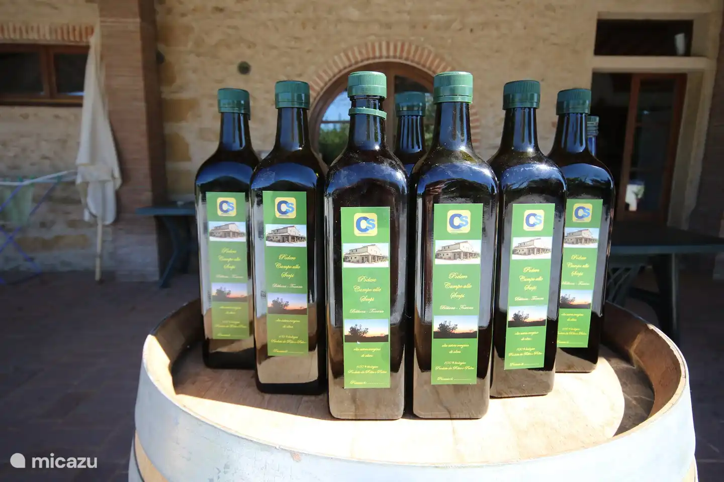 Ieder jaar worden half oktober de olijven geoogst en geperst tot heerlijke olie.