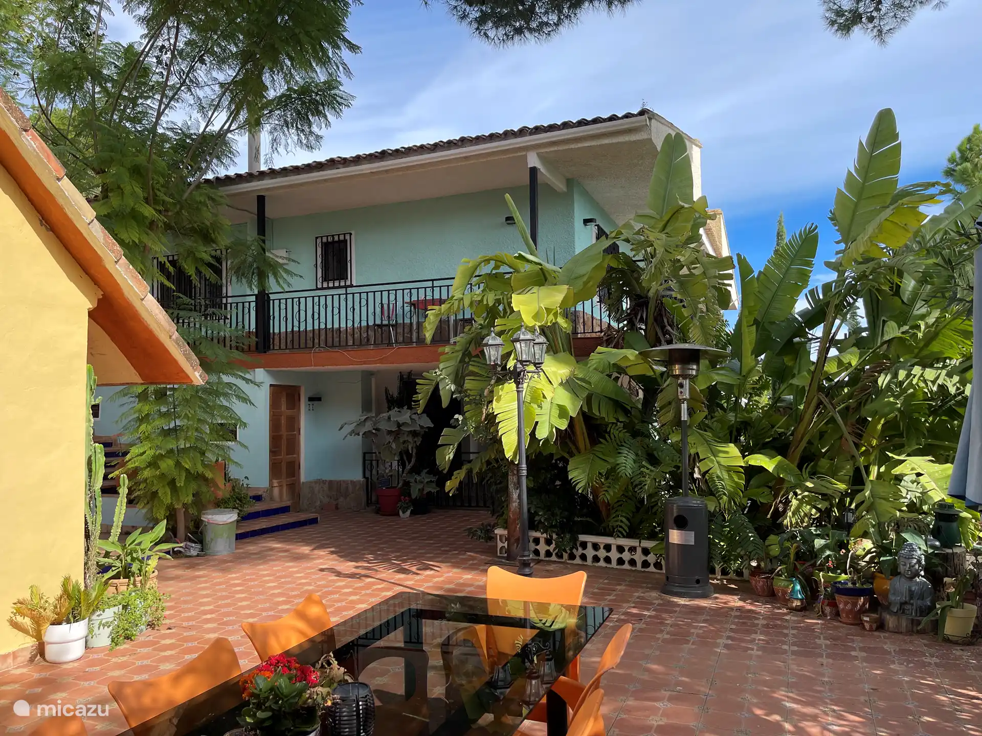 Villa de la Tierra vista desde la terraza de Nanna