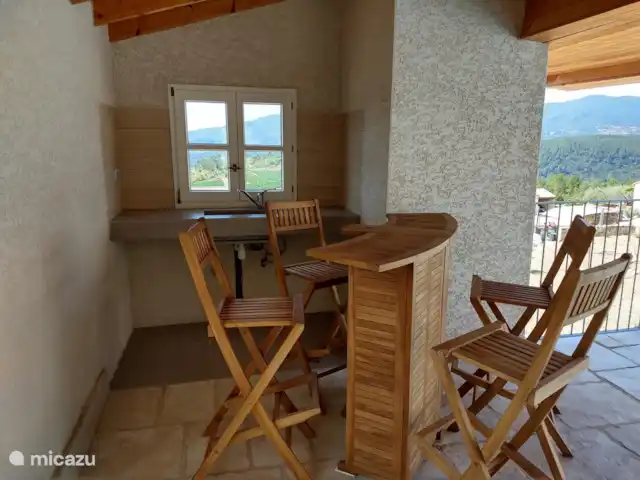 Location de Vacances France, Ardèche, Chambonas, villa - Gîte du Mas de Vignal coin apéro idéal avec bar