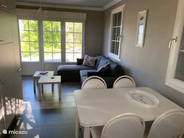 Location de Vacances France, Ardèche, Chambonas, villa - Gîte du Mas de Vignal salle à manger et coin salon