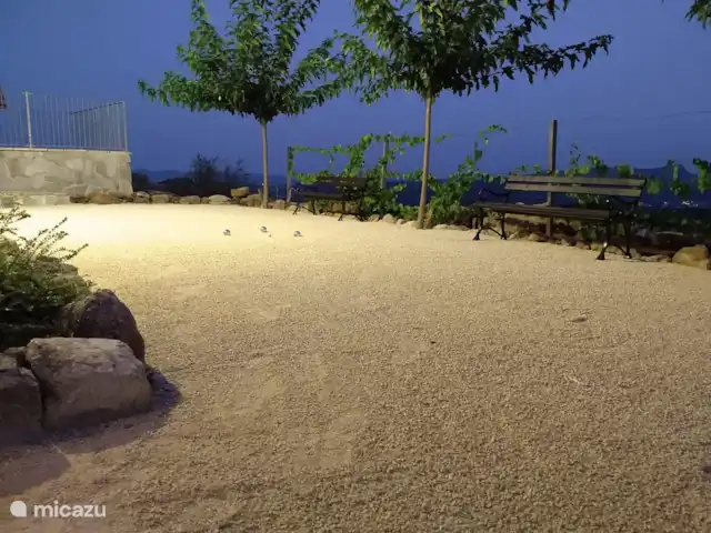 Location de Vacances France, Ardèche, Chambonas, villa - Gîte du Mas de Vignal terrain de pétanque