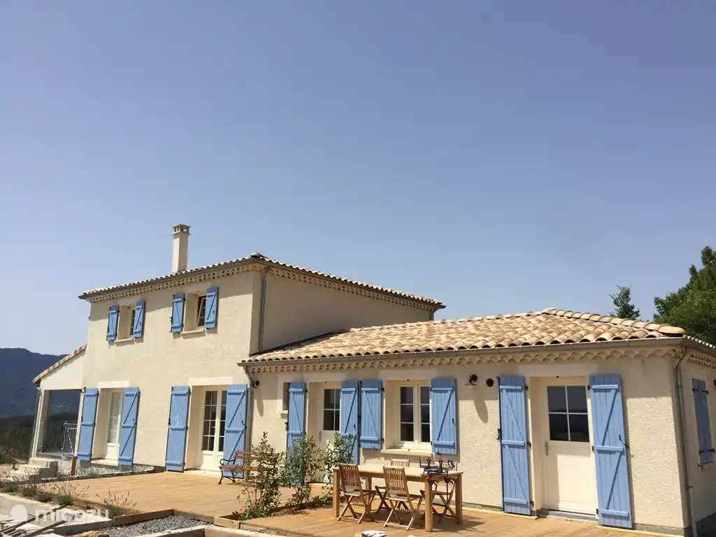 view gîte with adjoining house