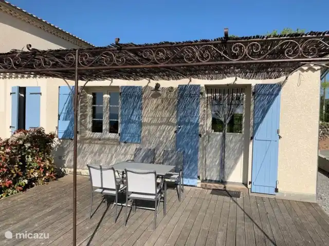 Location de Vacances France, Ardèche, Chambonas, villa - Gîte du Mas de Vignal chalet terrasse