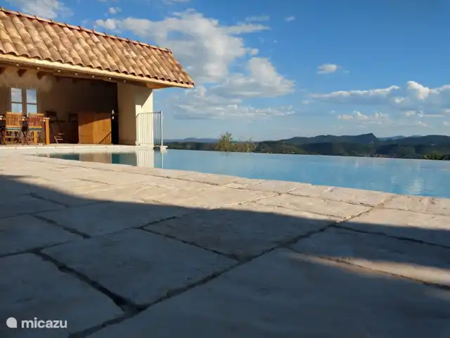 Location de Vacances France, Ardèche, Chambonas, villa - Gîte du Mas de Vignal cuisine extérieure attenante