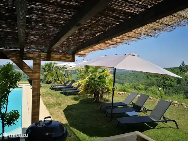 Le Blaireau | France, Gers, Gaujan - maison de vacances Suffisamment de transats pour tout le monde