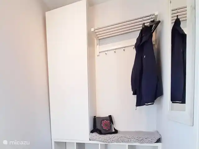 Location de Vacances Suède, Värmland, Nykroppa, maison de vacances - Maison GWEN en lac +service complet Un garde-robe spacieux bien agencé à l'entrée