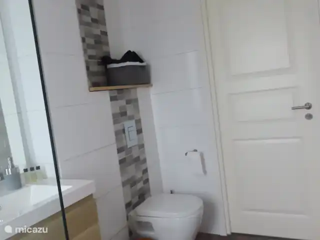 Location de Vacances Suède, Värmland, Nykroppa, maison de vacances - Maison GWEN en lac +service complet WC dans la salle de bain