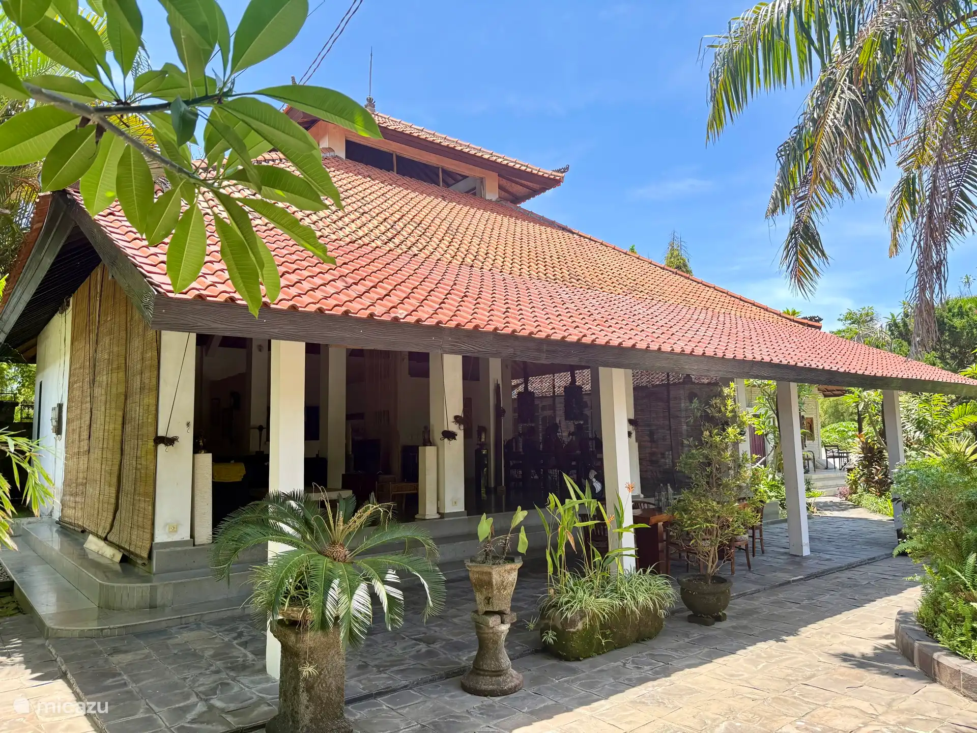 Casa principal con salón