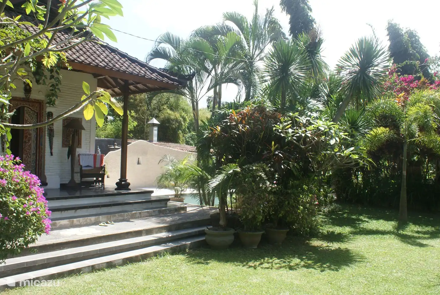 Jardín para casa de dormir