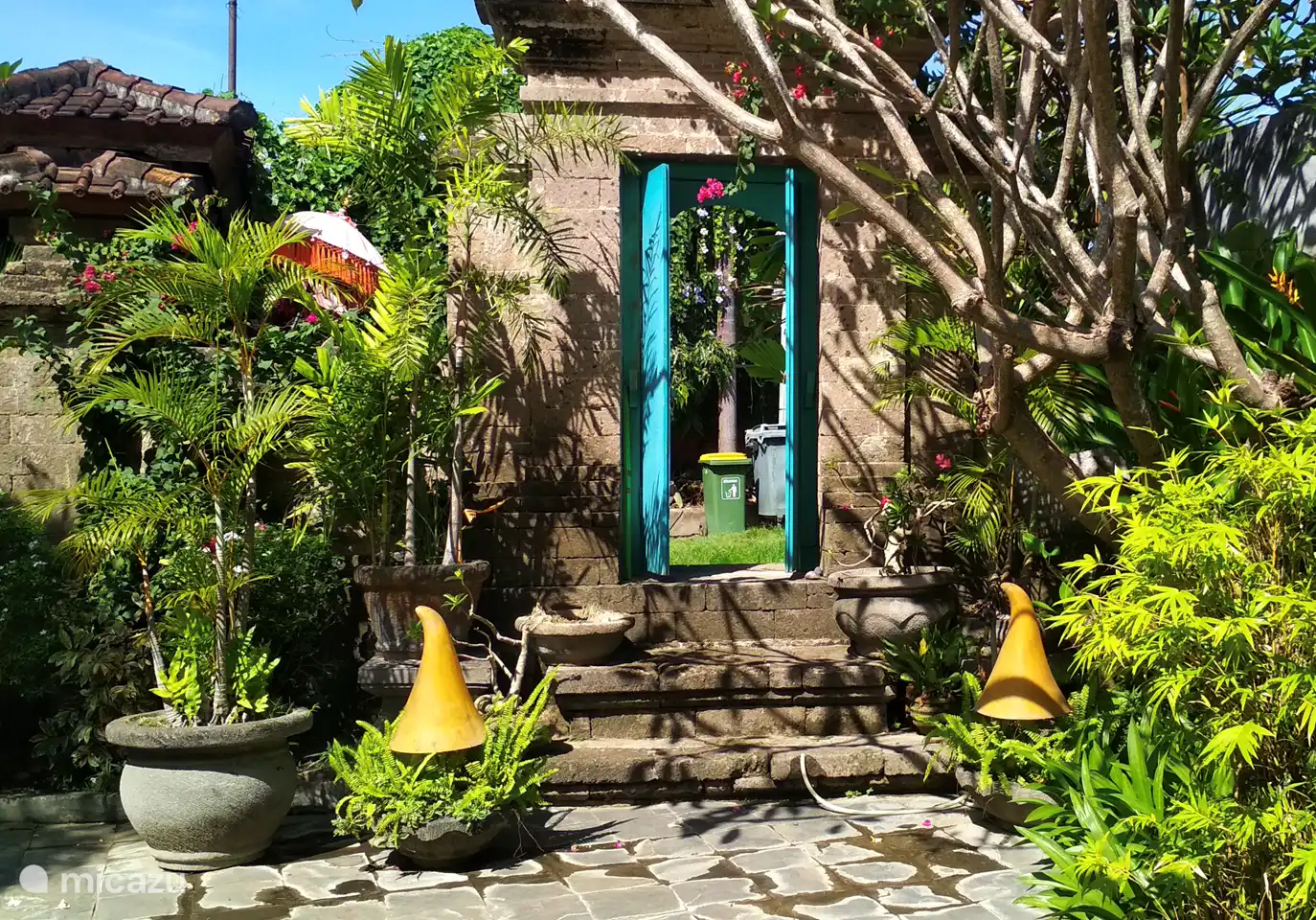 Entrada lateral interior