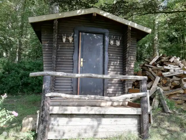 Location de Vacances Allemagne, Sauerland, Siedlinghausen - Winterberg, appartement - Jagdschloss Siedlinghausen BG Dans le grand jardin se trouve une maisonnette pour les enfants.